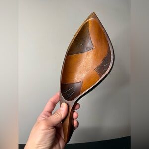 ❤️Vintage Mid Century Modern Sculptural Carved Wood Leaf Candy bowl with handle